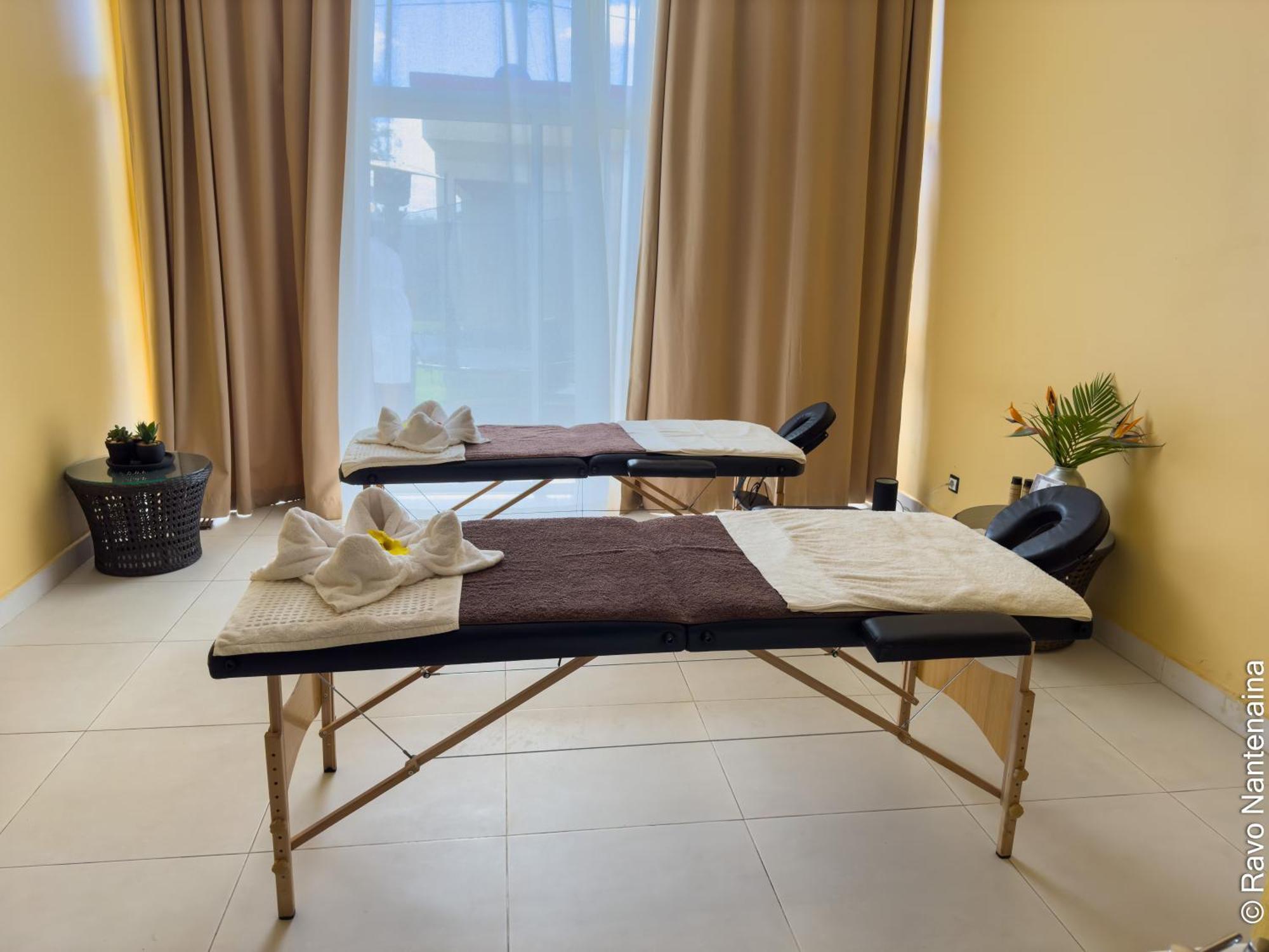 אנטסירבה Hotel Menabe'L מראה חיצוני תמונה