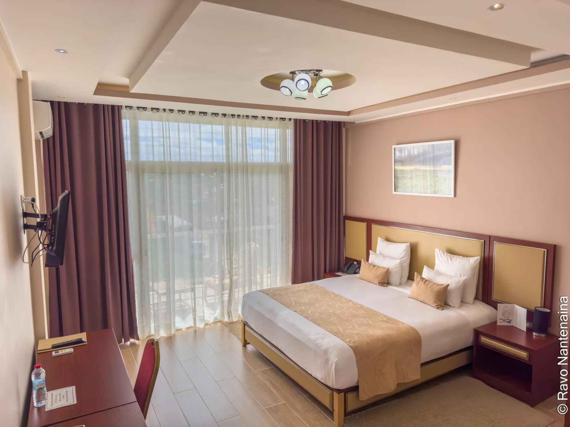 אנטסירבה Hotel Menabe'L מראה חיצוני תמונה